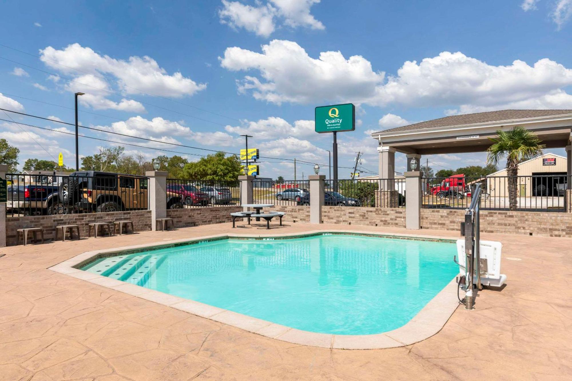 Quality Inn And Suites Groesbeck Esterno foto